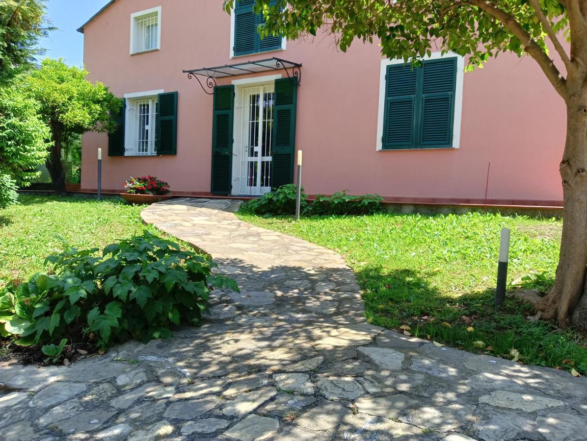 Villetta Con Giardino A Due Passi Dal Mare Imperia Kültér fotó