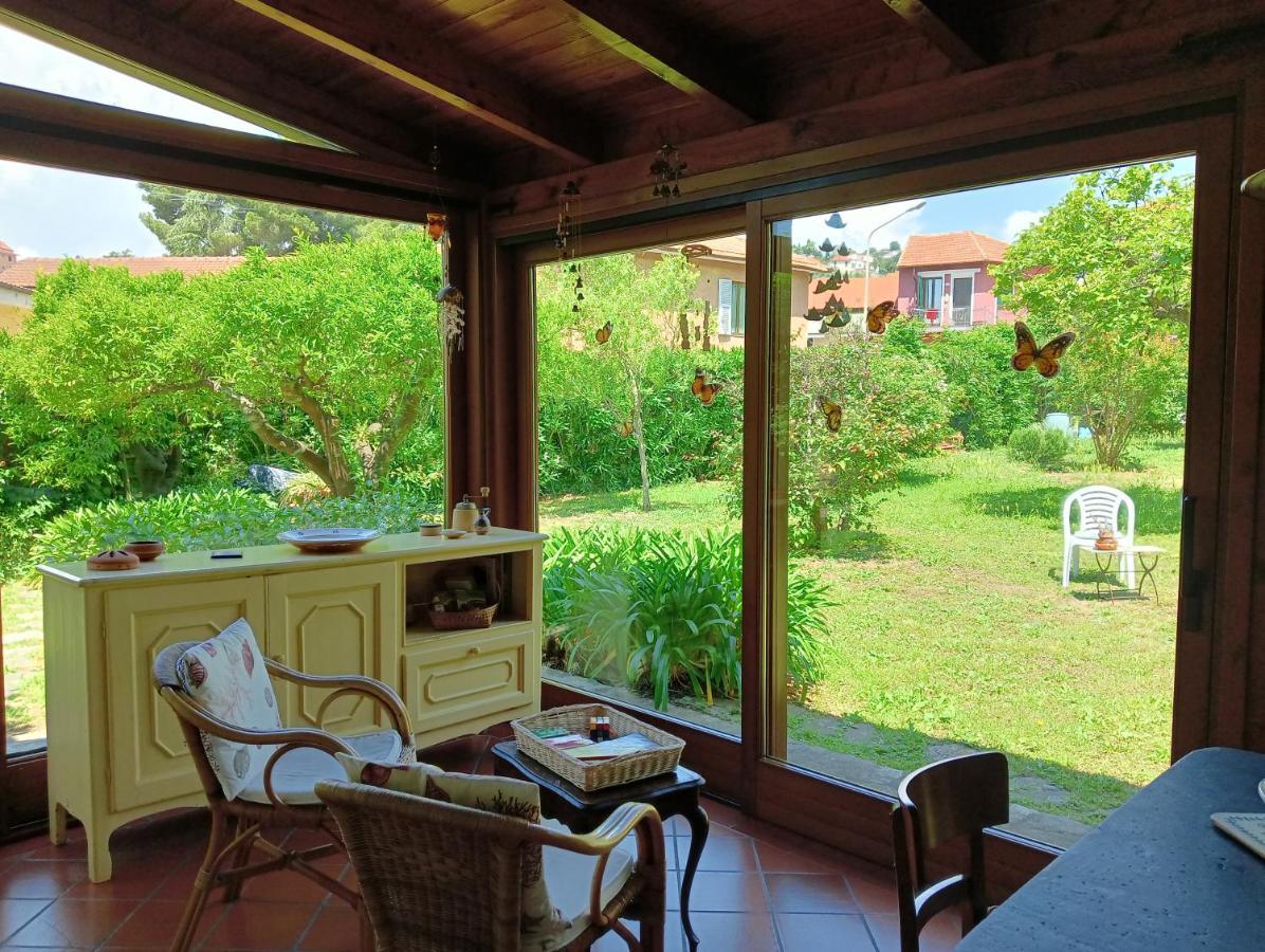 Villetta Con Giardino A Due Passi Dal Mare Imperia Kültér fotó